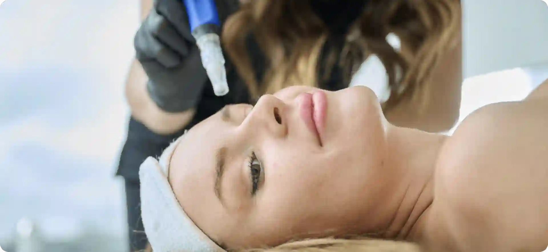 How Do Microneedles Trigger New Collagen and Elastin in Loose Skin Wincanton?